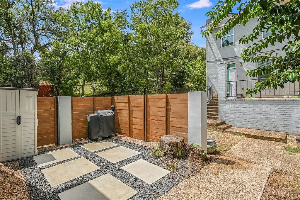 2413 West 9th Street Austin interior