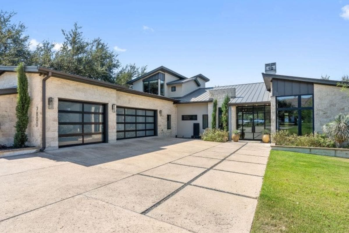 7800 Orisha Drive Austin - Listings Picture