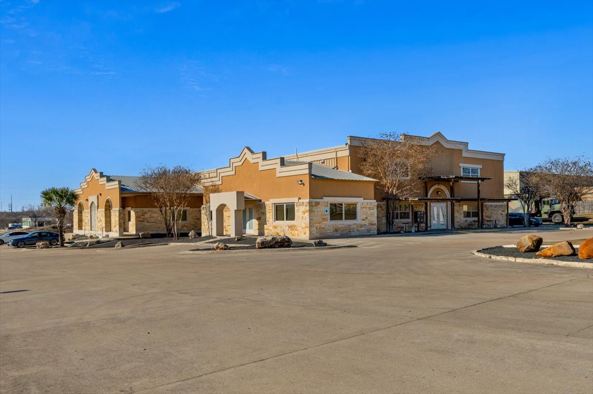 5128 Bluestar Dr AUSTIN, TX 78739 front view