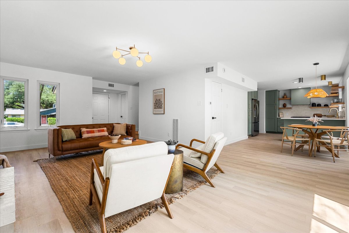 2803 E 22nd St<br />Austin, TX 78722